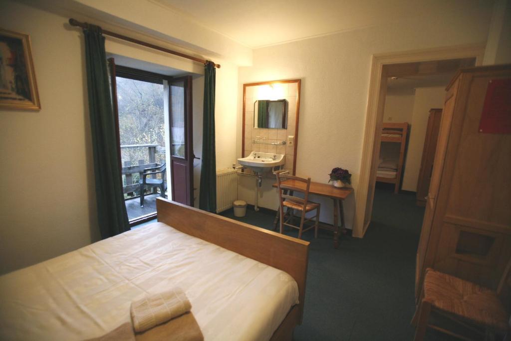 Hotel Gai-Sejour Ла-Рош-ан-Арден Номер фото